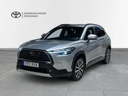 Silver (silvermetallic) Begagnad 2025 Toyota Corolla Cross Executive SUV | 424 900 kr (Marknadspris)