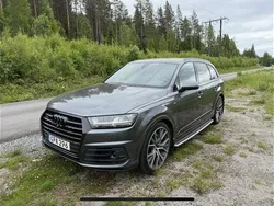 Grå Begagnad 2018 Audi Q7 S-Line SUV | 369 000 kr (Marknadspris)