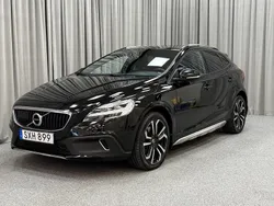 Svart Begagnad 2017 Volvo V40 CC Momentum Kombi | 159 900 kr (Lite dyr)