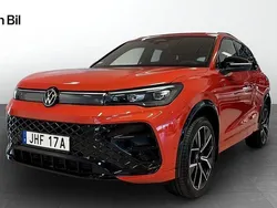 Röd Ny 2025 VW Tiguan R-line SUV | 574 600 kr (Marknadspris)