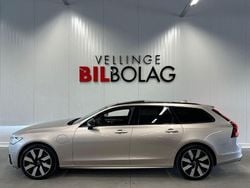 Grå Begagnad 2024 Volvo V90 Plus Kombi | 454 500 kr (Marknadspris)