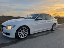Vit Begagnad 2013 BMW 320 Sedan | 99 900 kr (Marknadspris)