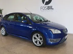 Blå Begagnad 2005 Ford Focus ST Halvkombi | 89 900 kr