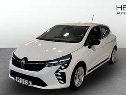Glaciär vit Begagnad 2024 Renault Clio V Evolution Halvkombi | 174 900 kr (Marknadspris)