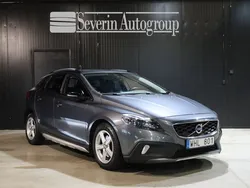 Grå Begagnad 2013 Volvo V40 CC Summum Kombi | 134 900 kr (Marknadspris)
