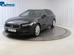 Svart (onyx svart metallic) Begagnad 2022 Volvo V90 Momentum Kombi | 329 900 kr (Bra pris)