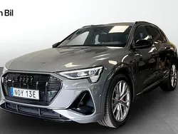Grå Begagnad 2022 Audi e-tron Advanced Plus SUV | 509 000 kr (Dyr)