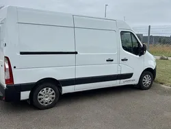 Vit Begagnad 2017 Renault Master Van | 85 000 kr
