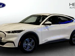 Vit (white) Begagnad 2022 Ford Mustang Mach-E SUV | 364 900 kr (Bra pris)