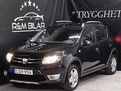 Svart Begagnad 2015 Dacia Sandero Halvkombi | 69 800 kr (Marknadspris)
