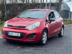 Röd Begagnad 2013 Kia Rio Halvkombi | 55 000 kr (Bra pris)