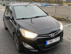 Svart Begagnad 2015 Hyundai i20 Select Halvkombi | 39 900 kr (Dyr)