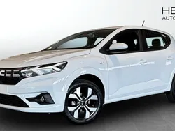 Vit (white) Ny 2025 Dacia Sandero Expression Halvkombi | 219 900 kr (Marknadspris)