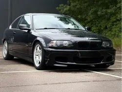 Svart Begagnad 2001 BMW 330 Sportkupé | 85 000 kr (Dyr)