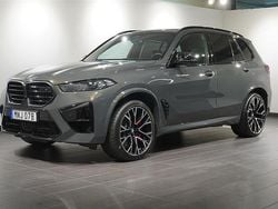 Grå Begagnad 2025 BMW X5 M Comfort Edition SUV | 1 499 500 kr