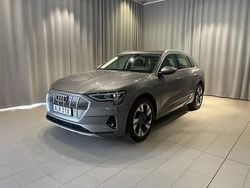Tyfongrå metallic Begagnad 2021 Audi e-tron Proline SUV | 324 900 kr (Bra pris)