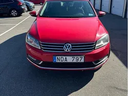 Röd Begagnad 2013 VW Passat Kombi | 75 000 kr (Lite dyr)