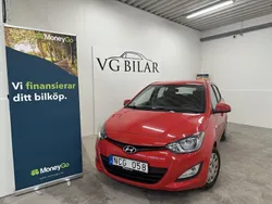 Röd Begagnad 2012 Hyundai i20 Halvkombi | 39 500 kr (Marknadspris)