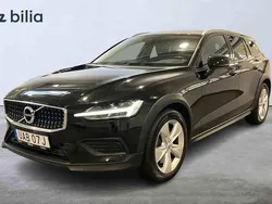 Svart Begagnad 2020 Volvo V60 CC Kombi | 279 900 kr (Lite dyr)