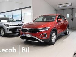 Röd (kings red metallic) Begagnad 2022 VW T-Roc Life SUV | 244 500 kr (Bra pris)