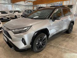Grå Begagnad 2024 Toyota RAV4 Hybrid Style SUV | 419 900 kr (Bra pris)