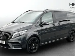 Mörkgrå (grey) Begagnad 2023 Mercedes V300 AMG Minibuss | 789 900 kr (Marknadspris)