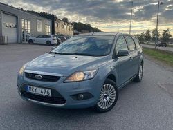 Grå Begagnad 2008 Ford Focus Titanium Kombi | 21 500 kr (Marknadspris)