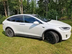 Vit Begagnad 2020 Tesla Model X Long Range SUV | 390 000 kr (Bra pris)