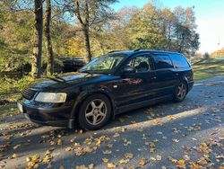 Svart Begagnad 2000 VW Passat Comfortline Kombi | 16 900 kr