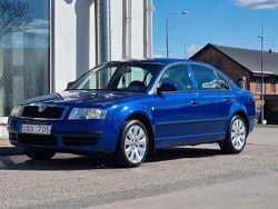 Mörkblå Begagnad 2002 Skoda Superb Sedan | 49 900 kr