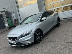 Silver Begagnad 2013 Volvo V40 R-Design Kombi | 96 000 kr (Bra pris)