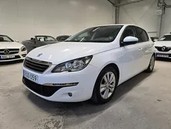 Vit Begagnad 2016 Peugeot 308 Active Halvkombi | 109 500 kr (Marknadspris)