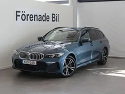 Blå (arctic race blå metallic) Begagnad 2024 BMW 330e M Sport Kombi | 519 000 kr (Marknadspris)