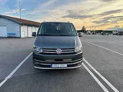 Grå Begagnad 2018 VW Multivan Highline Minibuss | 410 000 kr (Lite dyr)