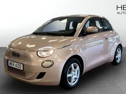 Röd (purple) Begagnad 2022 Fiat 500e Icon Halvkombi | 164 800 kr (Bra pris)