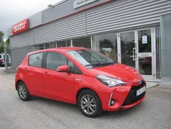 Röd Begagnad 2018 Toyota Yaris Hybrid Active Halvkombi | 147 800 kr (Superpris)