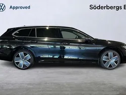 Vit (pure white) Ny 2024 VW Passat Business Kombi | 632 800 kr (Dyr)