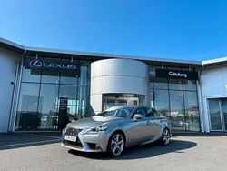 Ljusgrå Begagnad 2014 Lexus IS300h Executive Line Sedan | 219 000 kr (Marknadspris)