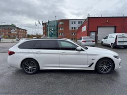 Vit Begagnad 2023 BMW 530 M Sport Kombi | 384 900 kr