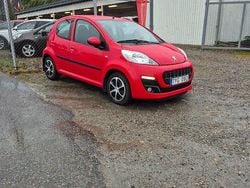 Röd Begagnad 2012 Peugeot 107 Halvkombi | 44 000 kr (Marknadspris)