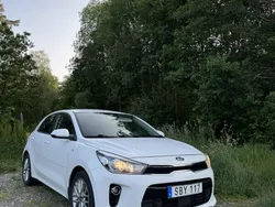 Vit Begagnad 2018 Kia Rio Halvkombi | 85 000 kr