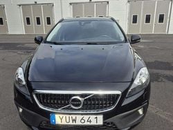 Svart Begagnad 2018 Volvo V40 CC Kinetic Kombi | 175 000 kr (Bra pris)