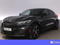 Grå Begagnad 2022 Ford Mustang Mach-E Standard Range SUV | 336 900 kr (Bra pris)