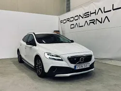 Vit Begagnad 2016 Volvo V40 CC Momentum Kombi | 149 900 kr (Marknadspris)