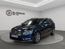Mörkblå Begagnad 2012 VW Passat R-line Kombi | 74 500 kr (Marknadspris)