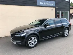 Svart Begagnad 2018 Volvo V90 CC Momentum Kombi | 258 900 kr (Bra pris)