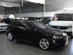 Svart Begagnad 2020 Audi A3 Sportback e-tron Sport Sedan | 259 900 kr (Marknadspris)