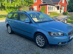 Blå Begagnad 2005 Volvo V50 Kinetic Kombi | 18 500 kr