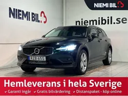 Svart Begagnad 2021 Volvo V60 CC Kombi | 239 900 kr (Marknadspris)