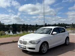 Vit Begagnad 2012 BMW 116 Urban Line Halvkombi | 75 000 kr (Marknadspris)